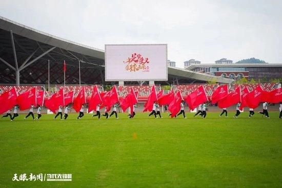 当我坐在座位上，环顾四周，接受球迷们的叫喊时，好像头脑遭遇了重重一击。